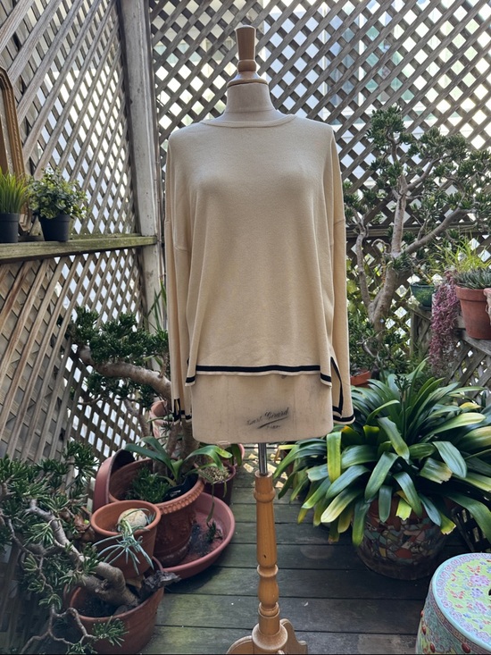 Sweaters - Cream Long-Sleeve Knit Sweater with Black Trim - Women's XL. Hi-Lo.